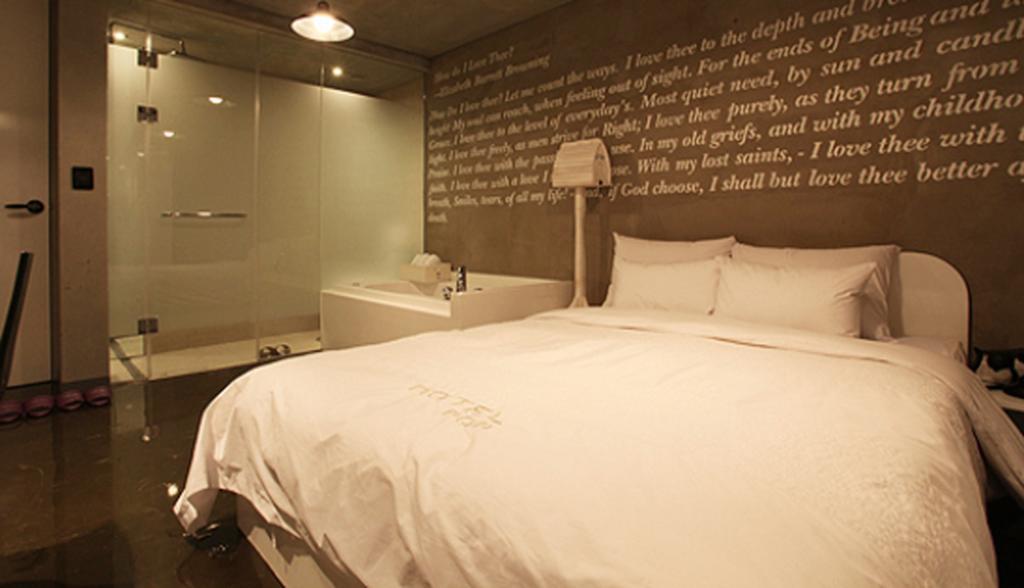 Hotel Pop2 Jongno Сеул Экстерьер фото